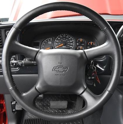 Steering Wheel Cover for Chevrolet Silverado, Astro, Blazer, Suburban, Tahoe & S10 (1998–2006) Cover My Wheel