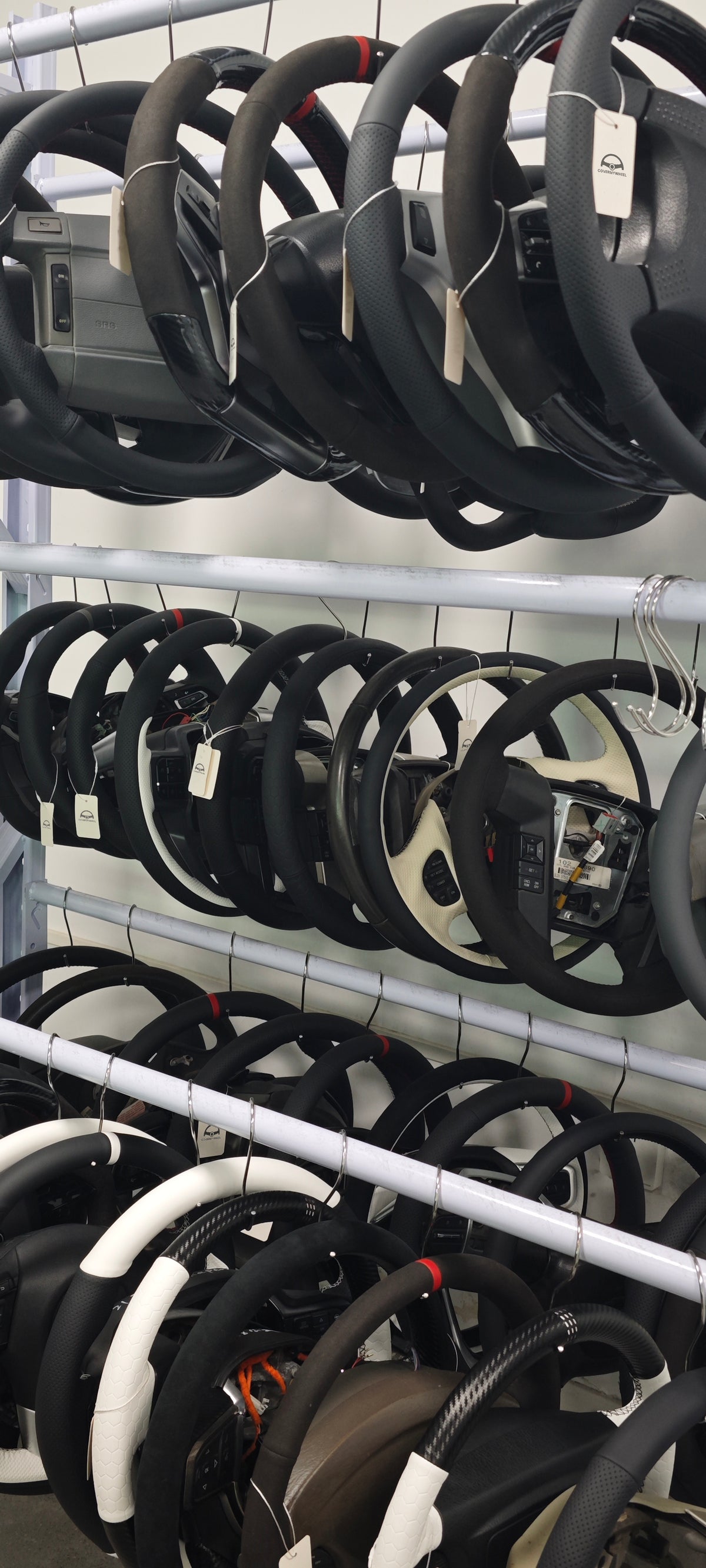 Installing a steering wheel cover